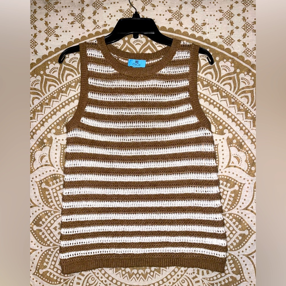 “CECE” LADIES SWEATER VEST IN BROWN & WHITE.  IN EXCELLENT SHAPE, SIZE MEDIUM